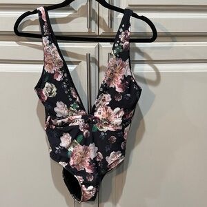 Gianni Bini Floral Black One-Piece Swimsuit with pretty decor Medium